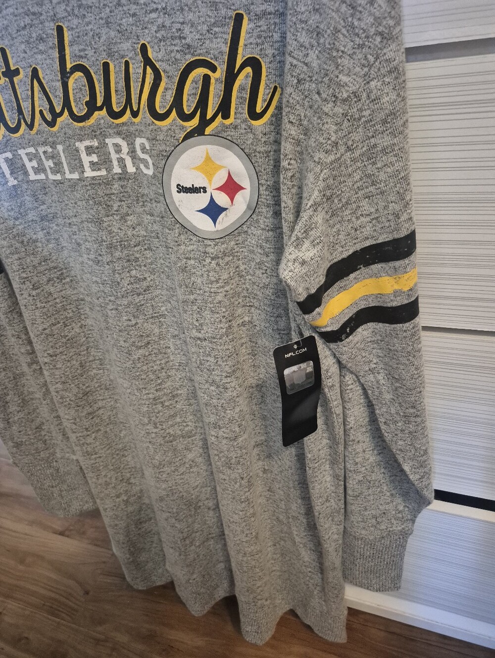 Team Apparel Gray Womens Sleepwear Pullover with NFL Patch